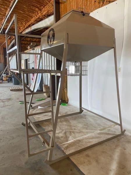 Big Daddy 1000lb TB (Tall Boy) Big Game Feeder — manufacturer photo 1