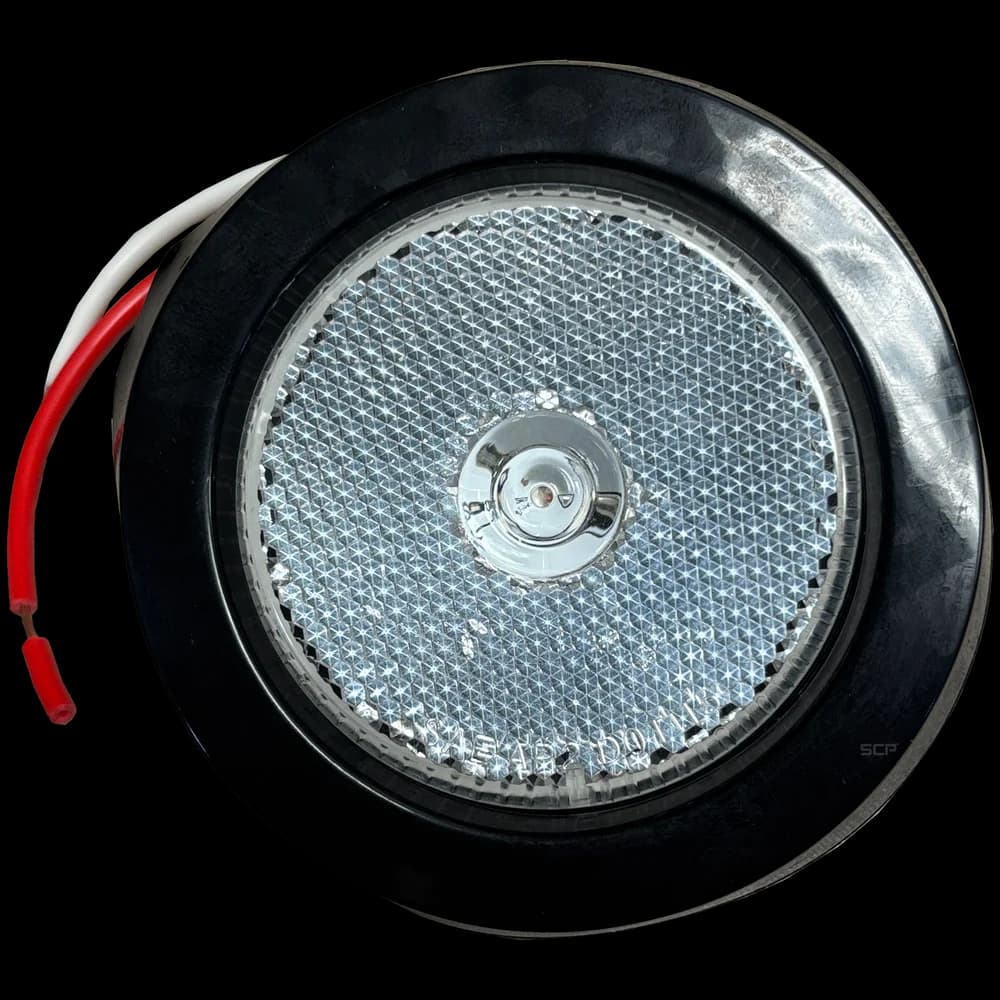 Trailer Light - 2-1/2" Round Marker Light - Clear Lens /4 Red LEDS - Grommet & Plug